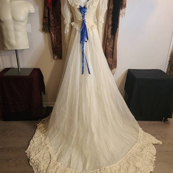 Vintage Customized Ghost Bride Dress 👰 - Picture 3 of 4